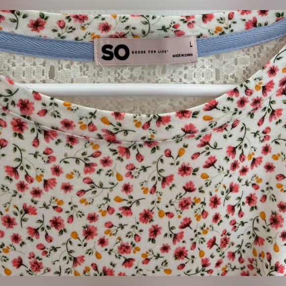 SO Floral Top, Women’s Size Large NWOT - Picture 3 of 5